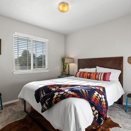 Southwestern Style 4 Bedroom Nampa Home Sleeps 16! Ngoại thất bức ảnh