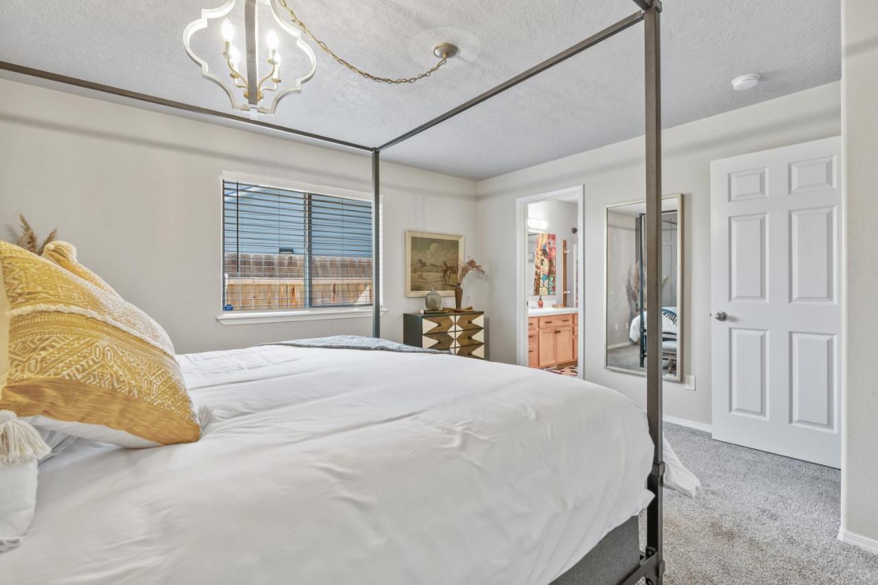 Southwestern Style 4 Bedroom Nampa Home Sleeps 16! Ngoại thất bức ảnh